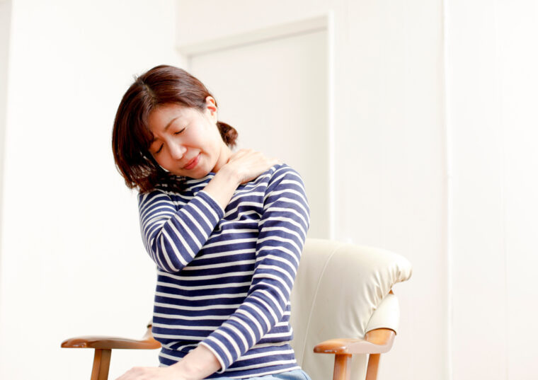 肩こりで迷ったら!マッサージと整骨院の違いとメリット・デメリットを解説