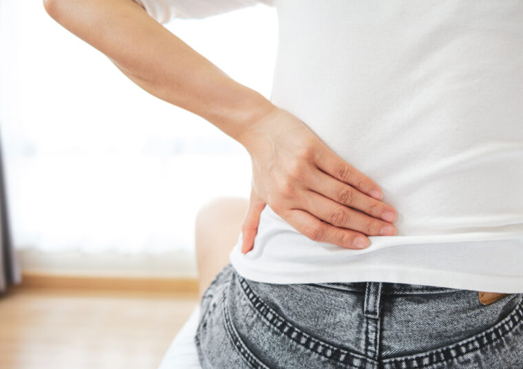 【職種別！】腰に負担をかけない立ち方・座り方