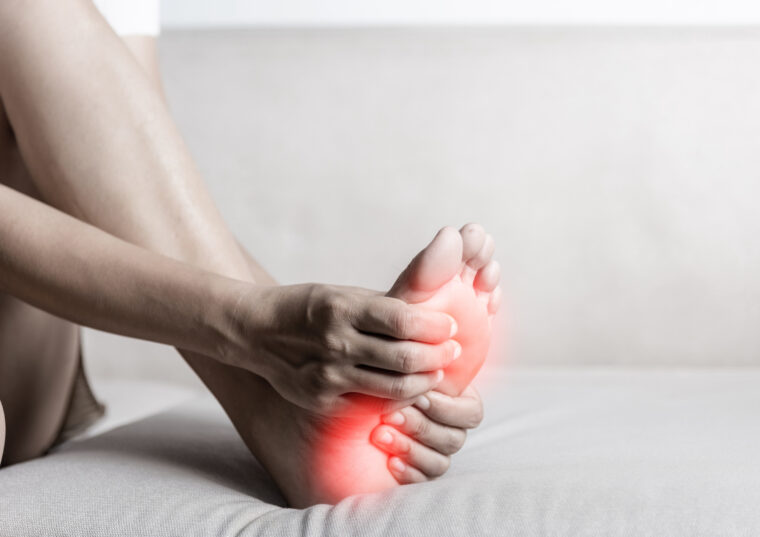 足底筋膜炎の痛みが取れない原因とは？長引く理由と改善へのポイントを解説