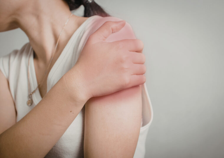 朝だけ肩が痛いのはなぜ？放置していいのか迷っている方へ