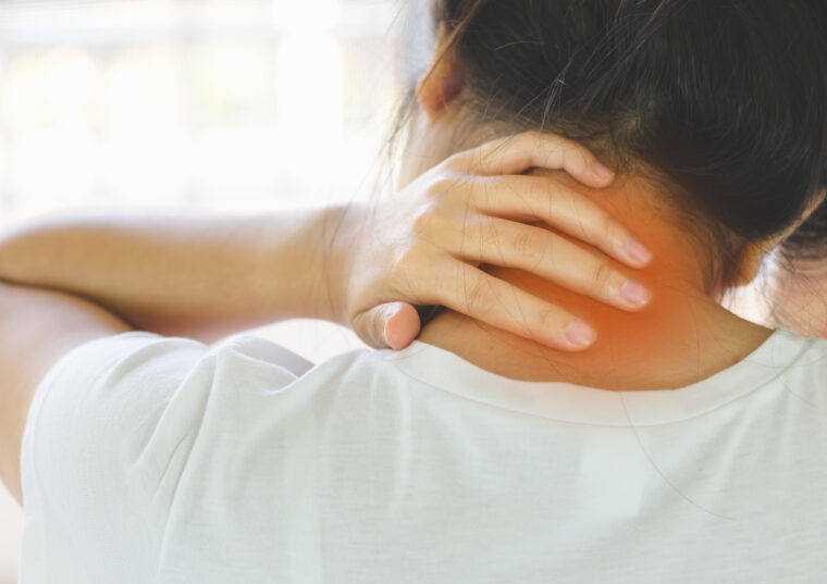 『整形外科と整骨院、どっちに行くべき？』首の激痛と判断基準｜河内長野市