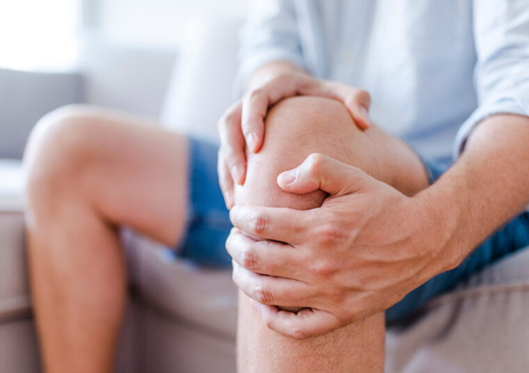 ただの成長痛、それともオスグッド？」膝の下がボコッと腫れて痛むメカニズムと、危険度を可視化するセルフチェックリスト